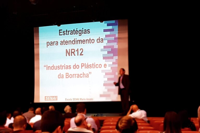 A Cadplast convida seus colaboradores a participarem do workshop NR-12, realizado na escola SENAI Mario Amato